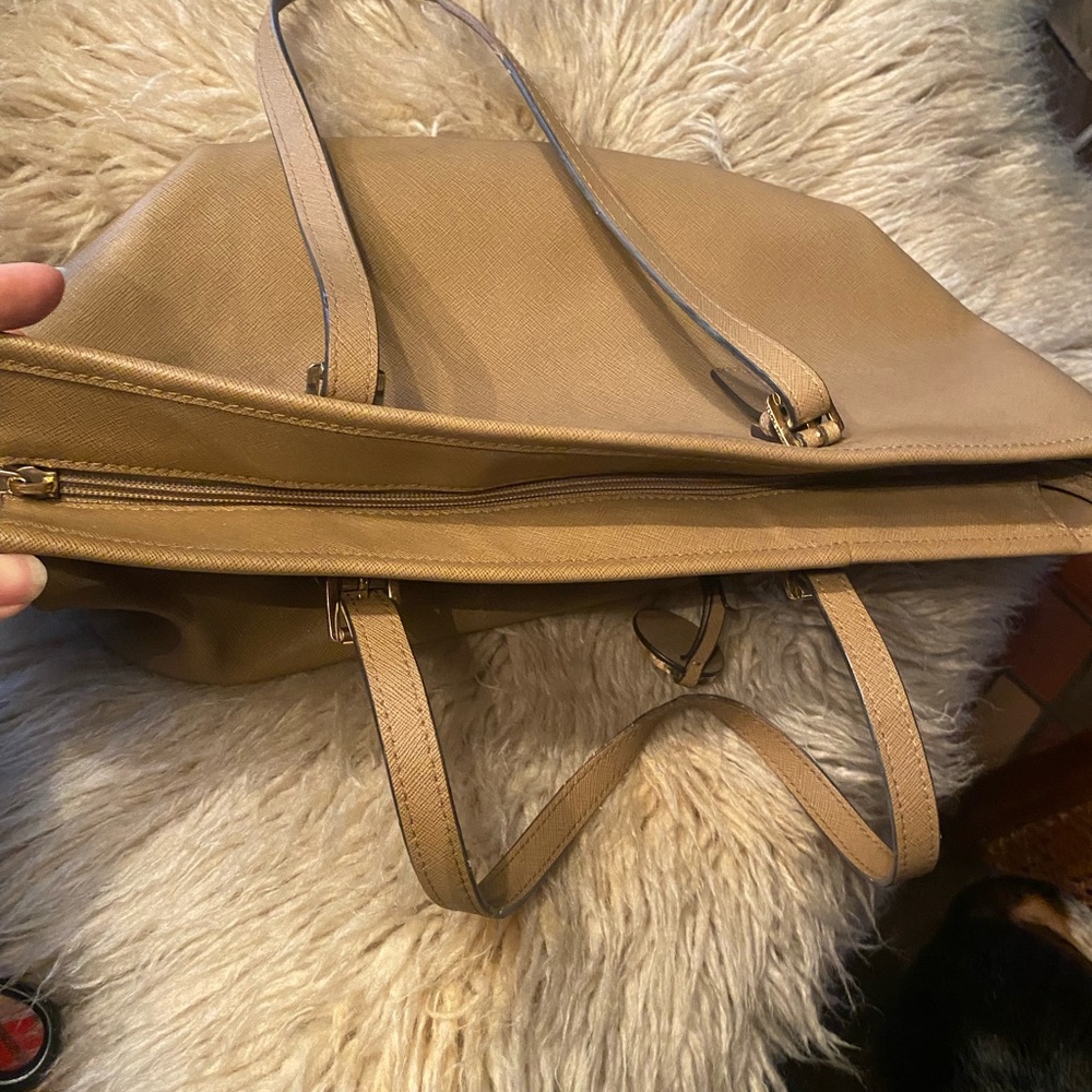 MICHAEL Michael Kors Tan Leather Tote - Picture 4 of 6